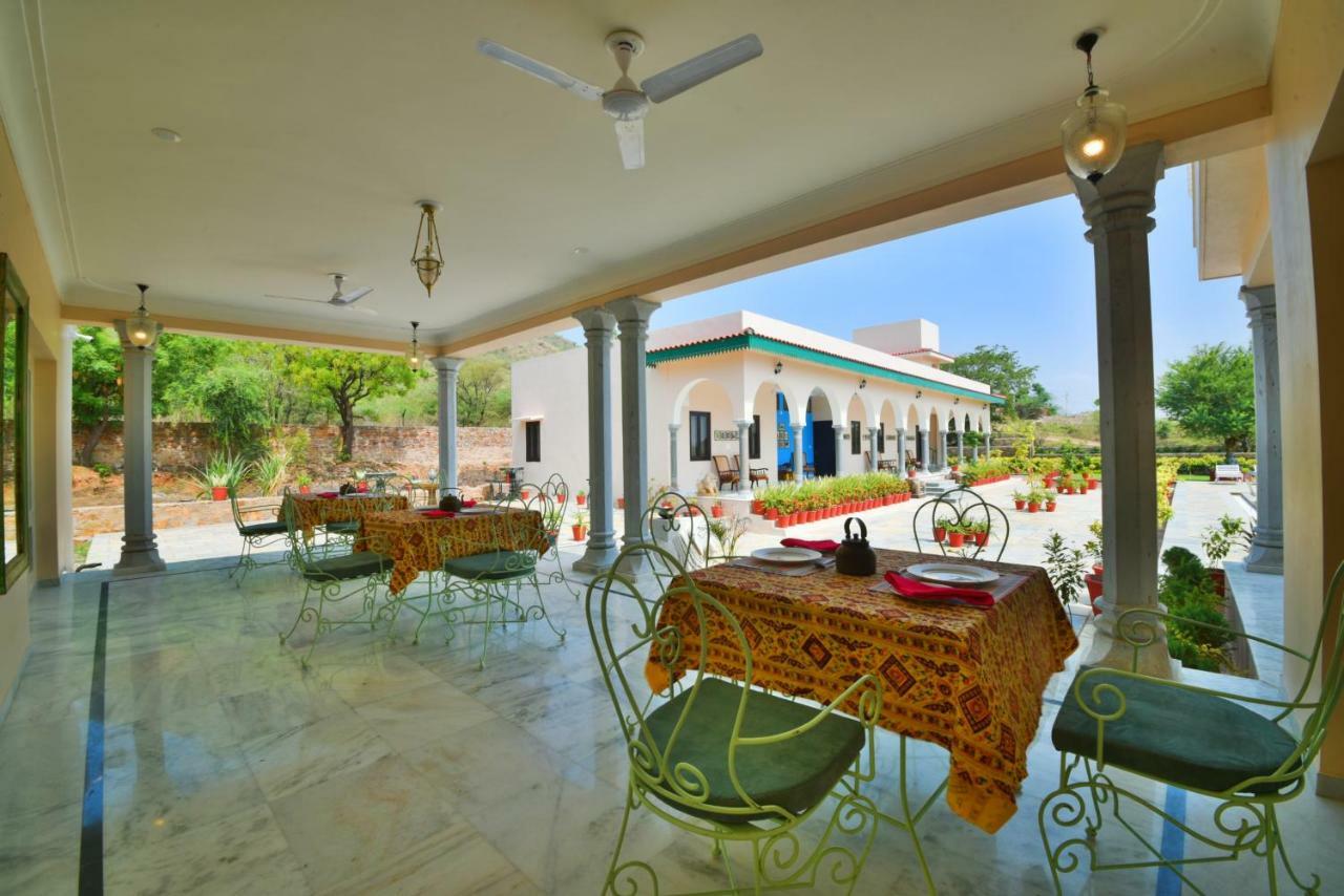 Hôtel Premkunj  à Udaipur Extérieur photo