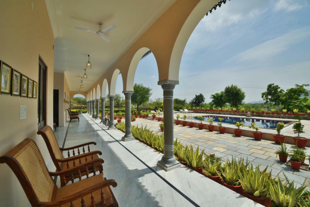 Hôtel Premkunj  à Udaipur Extérieur photo