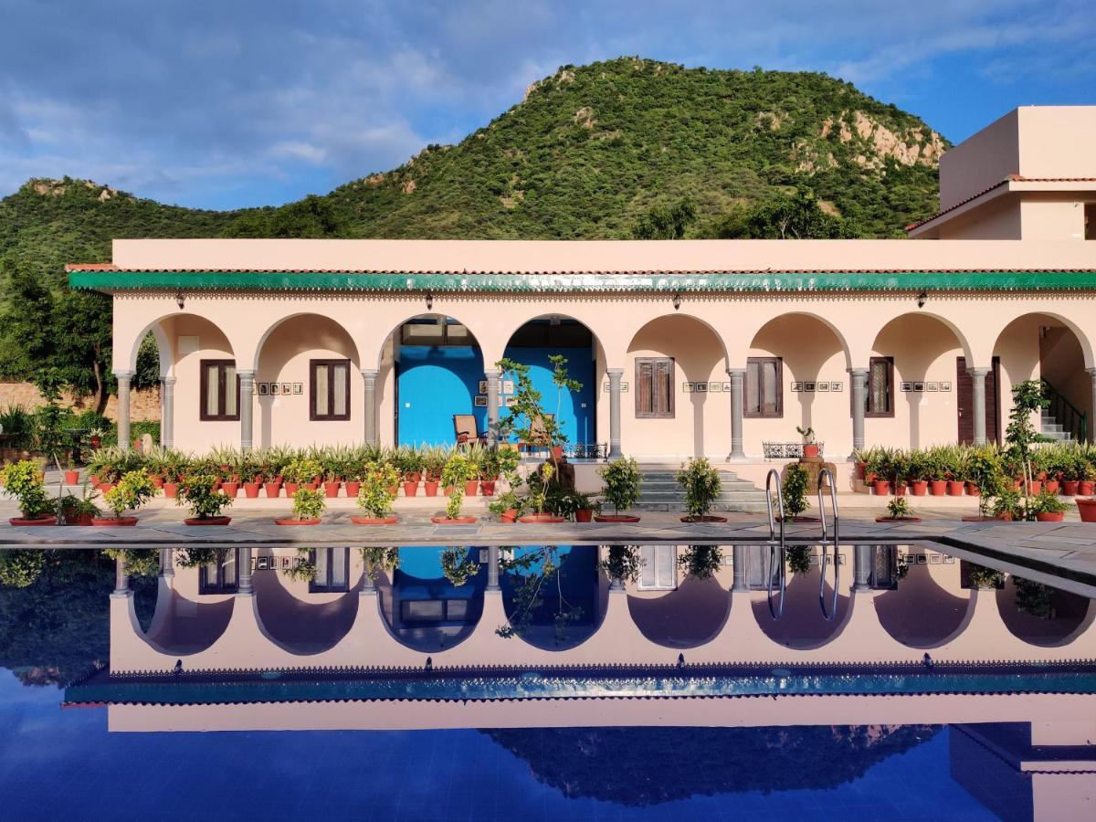 Hôtel Premkunj  à Udaipur Extérieur photo