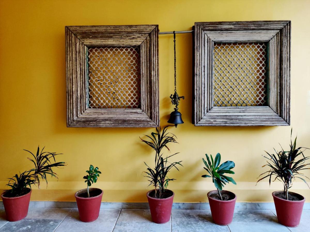 Hôtel Premkunj  à Udaipur Extérieur photo